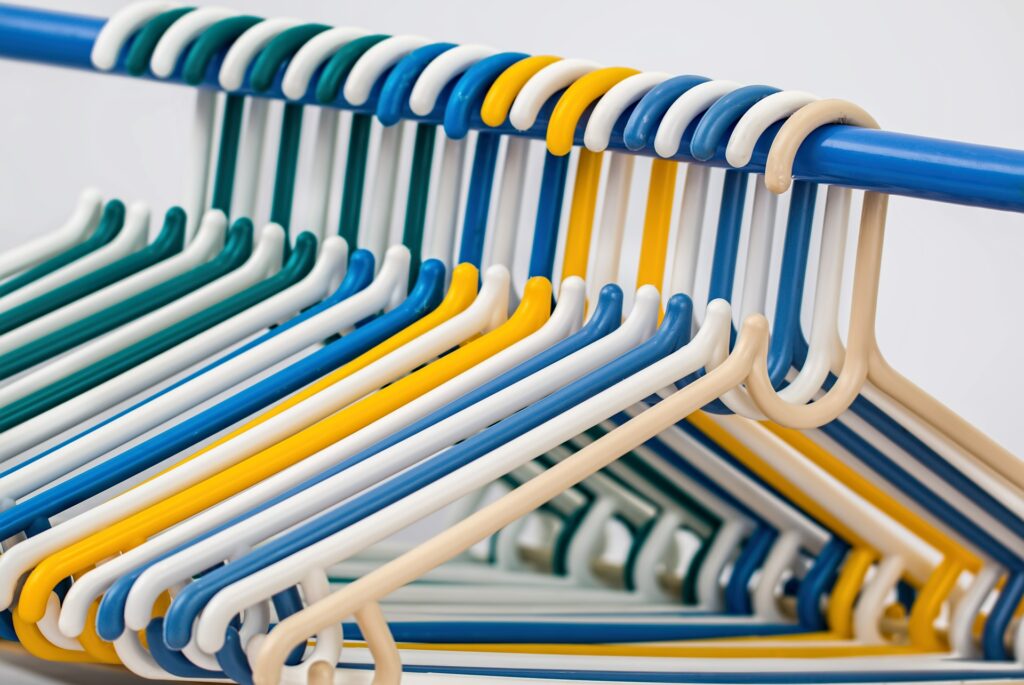 clothes-hangers-house-keeping