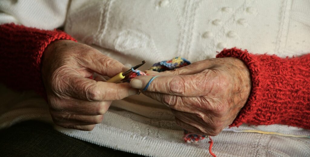 100-year-life-hands-2066551_1280